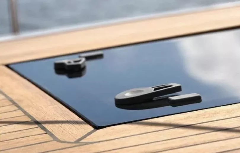 Osculati 19.914.10 - LEWMAR Flush Hatch 2G Plexiglass for Model 10